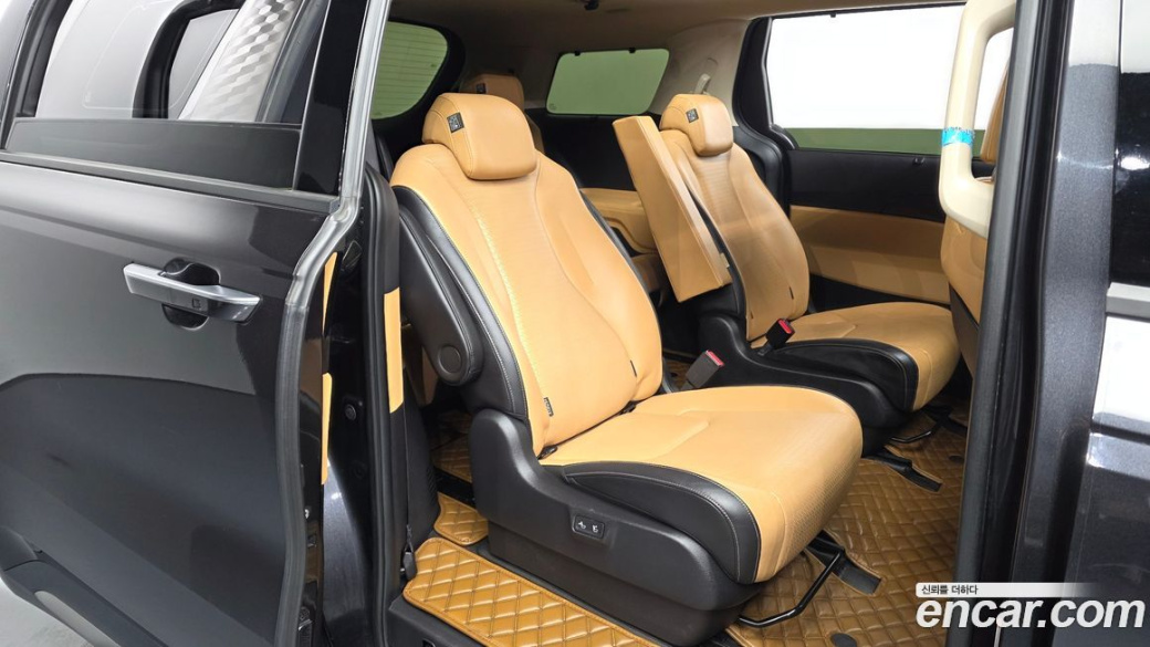 Kia Carnival 9-Seater Signature, 2022