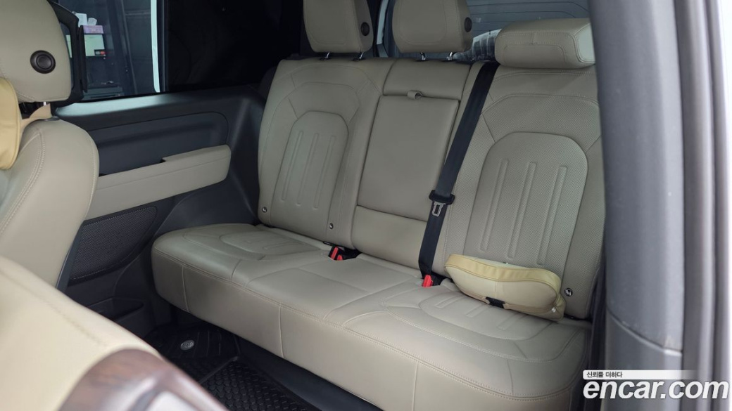 Land Rover Defender 90 D250 SE, 2022