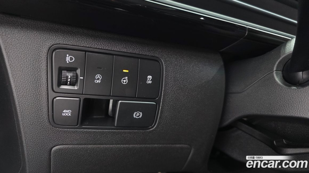 Hyundai Staria 4WD Lounge 9-Seater, 2022