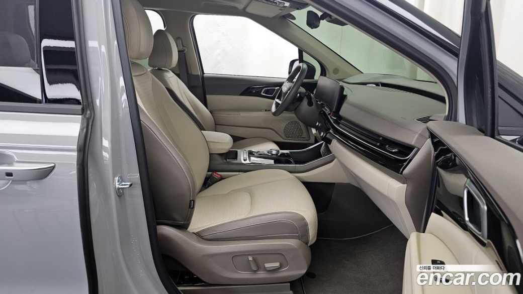Kia Carnival 9-Seater Gravity, 2025