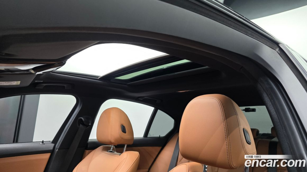 BMW 3-Series 320i M Sport, 2023