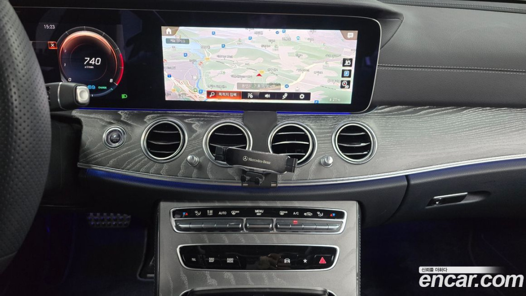 Mercedes-Benz E-Class E350 4MATIC AMG Line, 2022