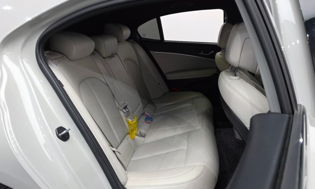 Genesis G70 Gasoline 2.5T 2WD, 2024