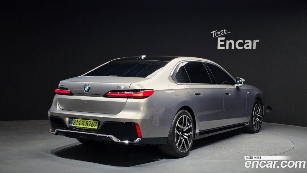 BMW 7-Series 740i xDrive M Sport, 2025