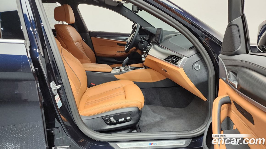 BMW 5-Series 520i M Sport, 2023