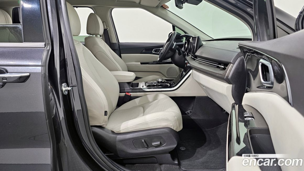 Kia Carnival 7-Seater Noblesse, 2023