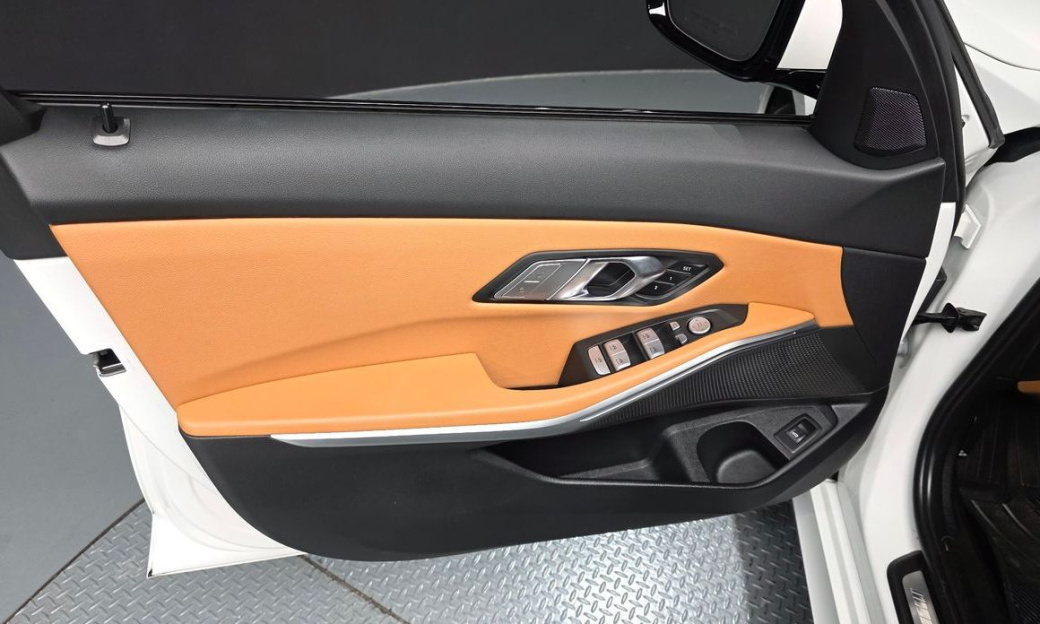 BMW 3-Series 320i M Sport, 2023