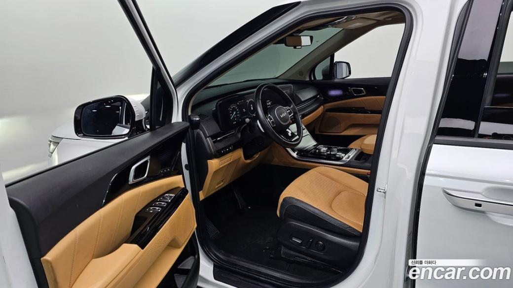 Kia Carnival 9-Seater Signature, 2023