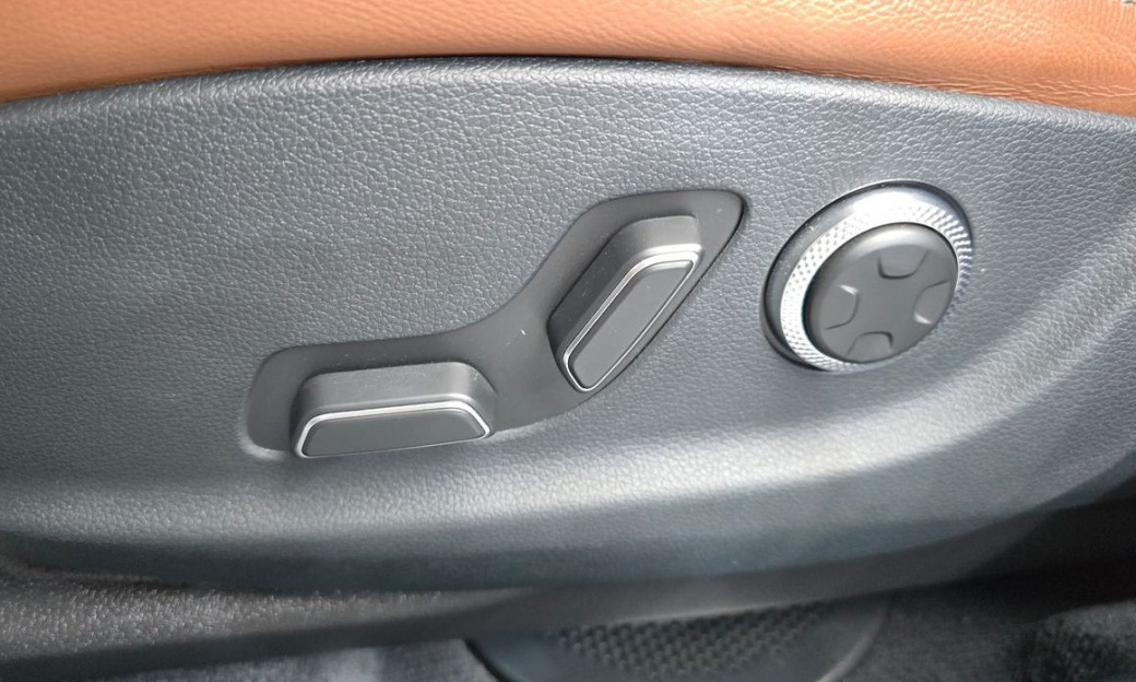 Genesis GV70 2.5T Gasoline 2WD, 2025