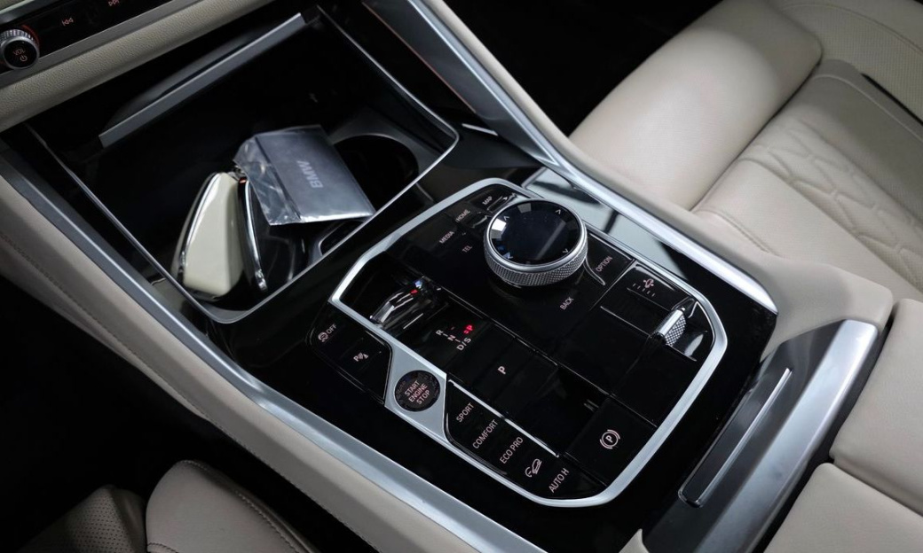 BMW X6 xDrive40i M Sport, 2025