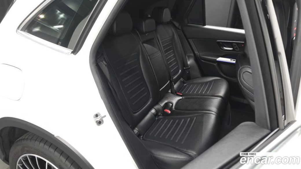 Mercedes-Benz GLC-Class GLC300 4MATIC AMG Line, 2025