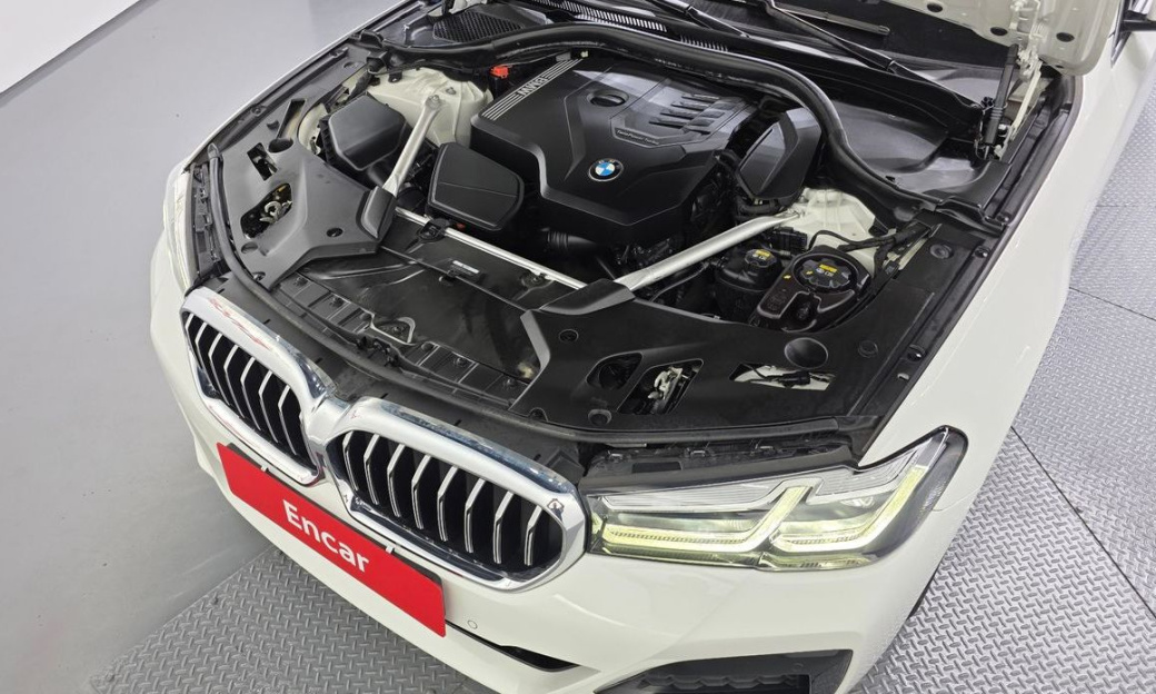 BMW 5-Series 520i M Sport, 2022