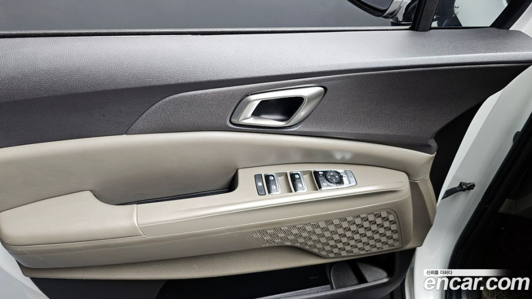 Kia Carnival 9-Seater Prestige, 2024