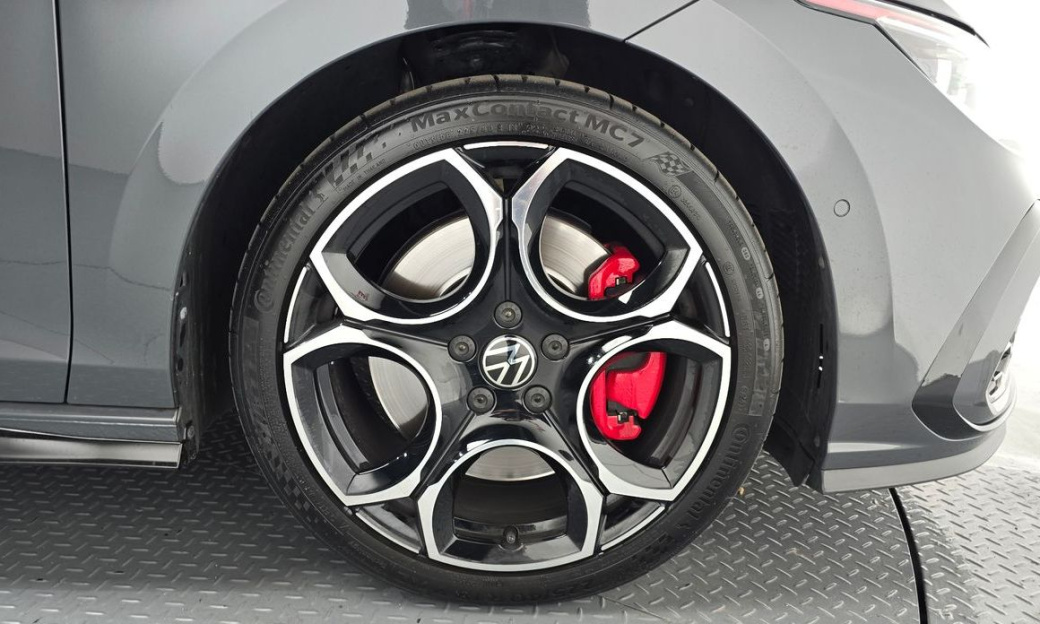 Volkswagen Golf 2.0 GTI, 2024