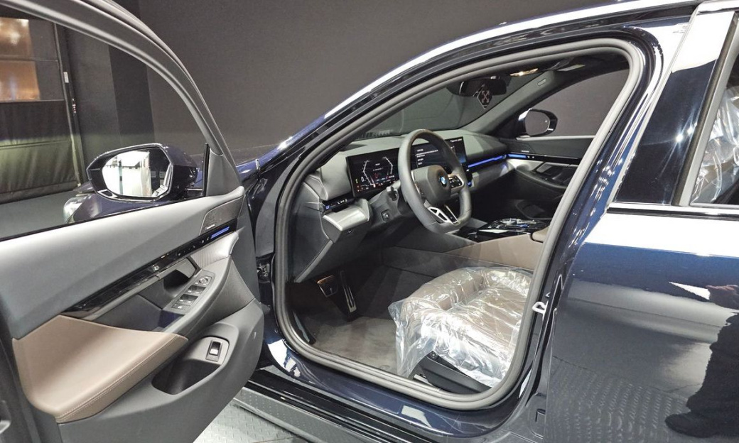 BMW 5-Series 520i M Sport, 2024