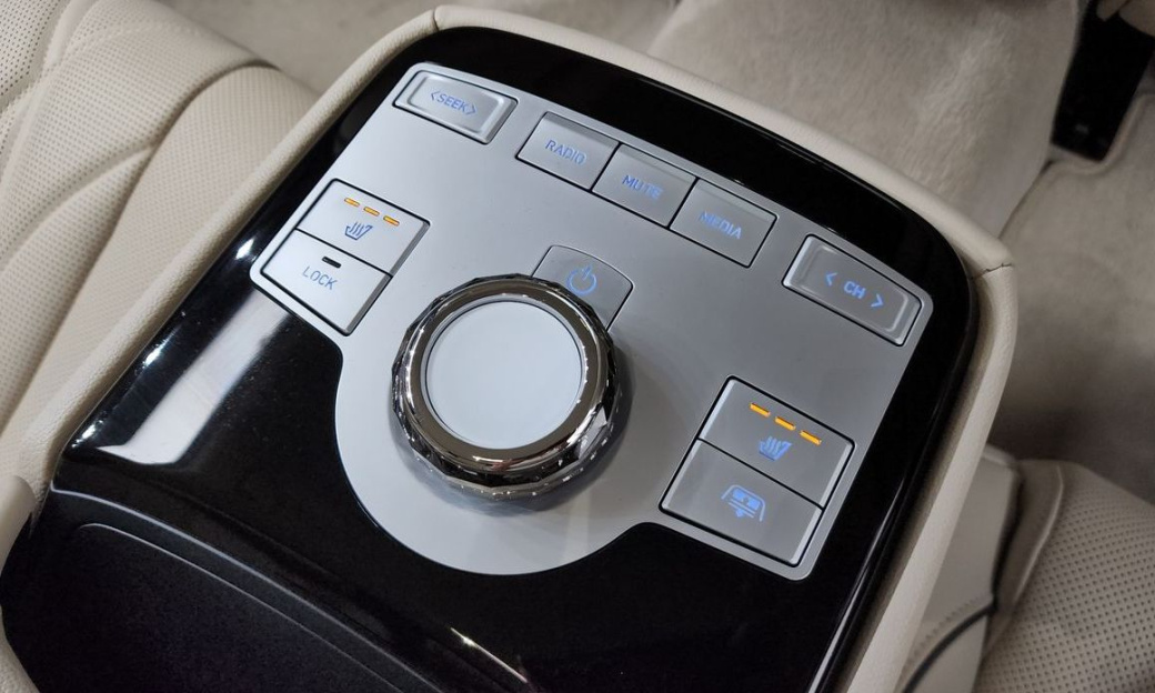 Genesis G80 Gasoline 2.5 Turbo AWD, 2025