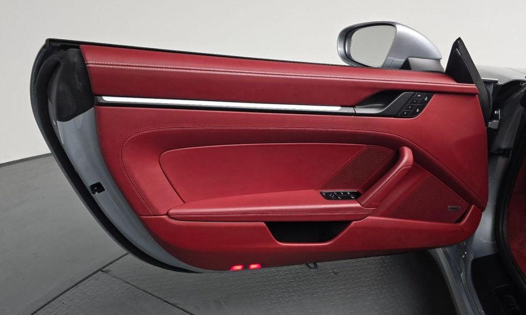 Porsche 911 Carrera 4 GTS Cabriolet, 2022