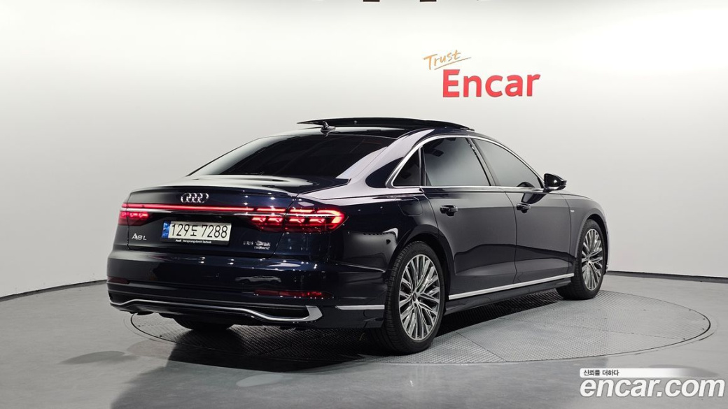 Audi A8 55 TFSI Quattro Premium LWB, 2022