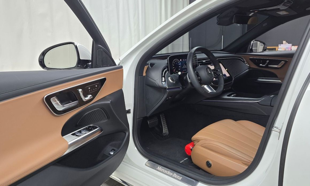Mercedes-Benz E-Class E200 AMG Line, 2026