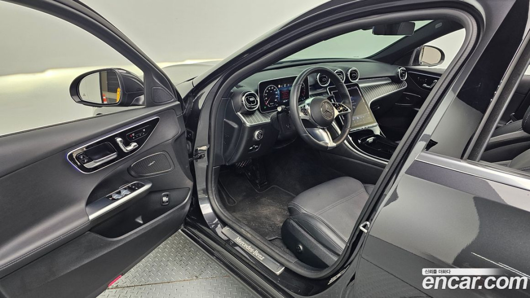 Mercedes-Benz C-Class C300 4MATIC Avantgarde, 2024