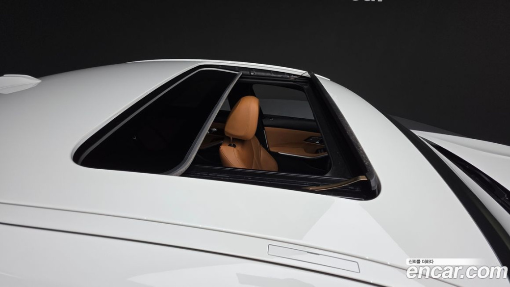 BMW 3-Series 320i M Sport, 2023