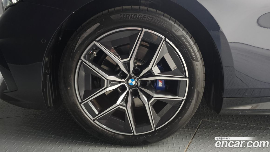 BMW 5-Series 520i M Sport, 2025