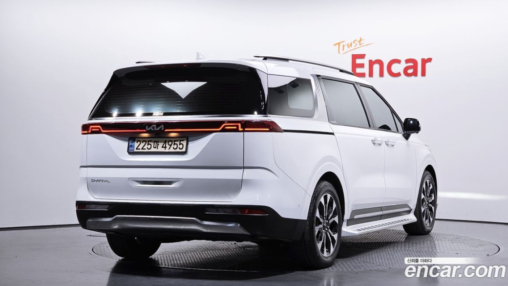 Kia Carnival 9-Seater Signature, 2023