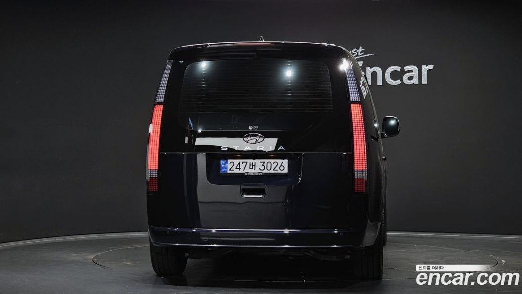 Hyundai Staria Lounge 9-Seater, 2023
