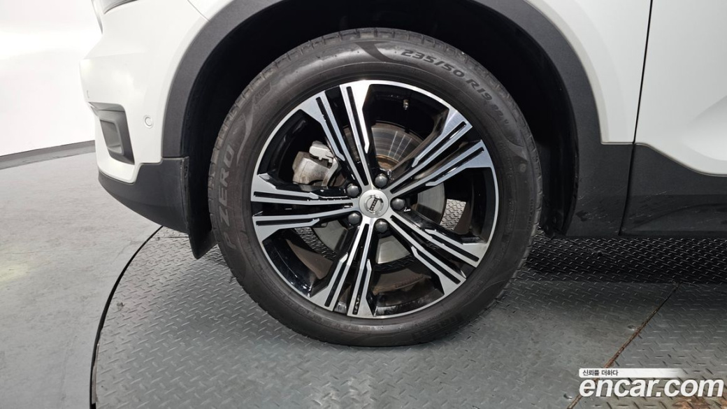 Volvo XC40 B4 Inscription, 2022