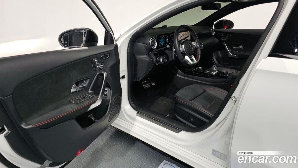 Mercedes-Benz A-Class AMG A35 4MATIC Sedan, 2023