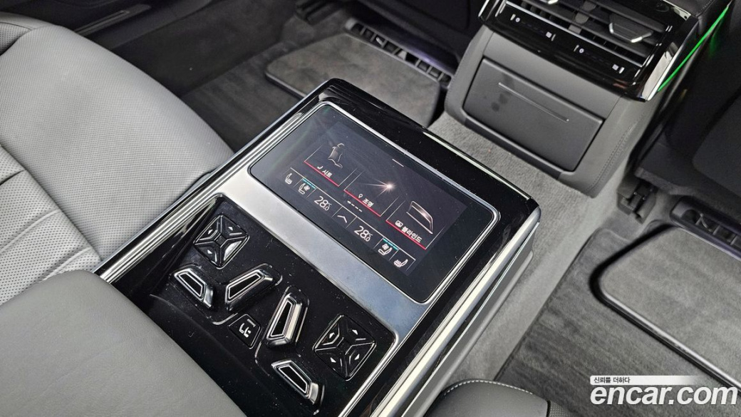 Audi A8 55 TFSI Quattro LWB, 2021