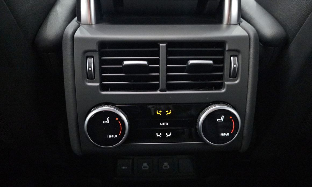Land Rover Discovery P360 R-Dynamic SE, 2023
