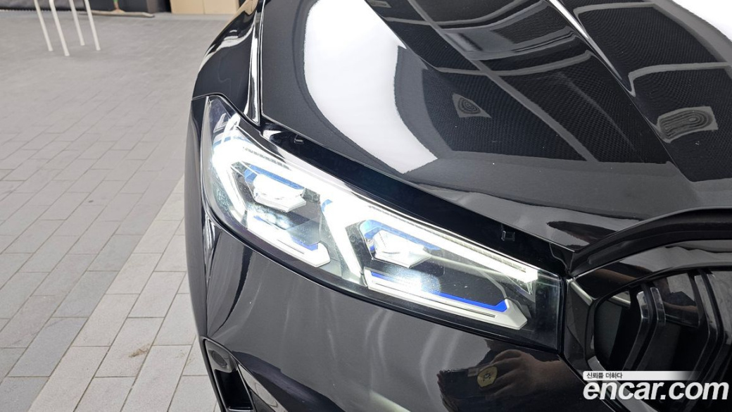 BMW 3-Series 320i M Sport, 2023