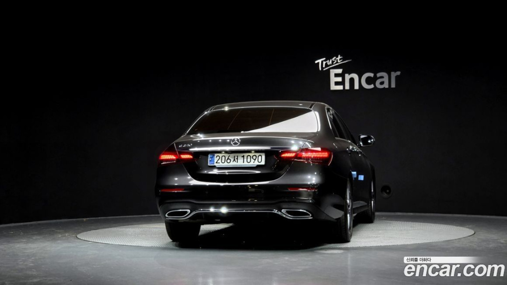 Mercedes-Benz E-Class E250 AMG Line, 2023