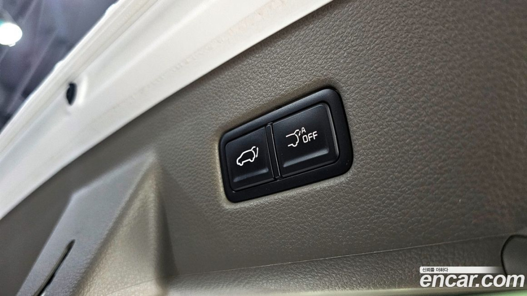 Kia Carnival 7-Seater Signature, 2023