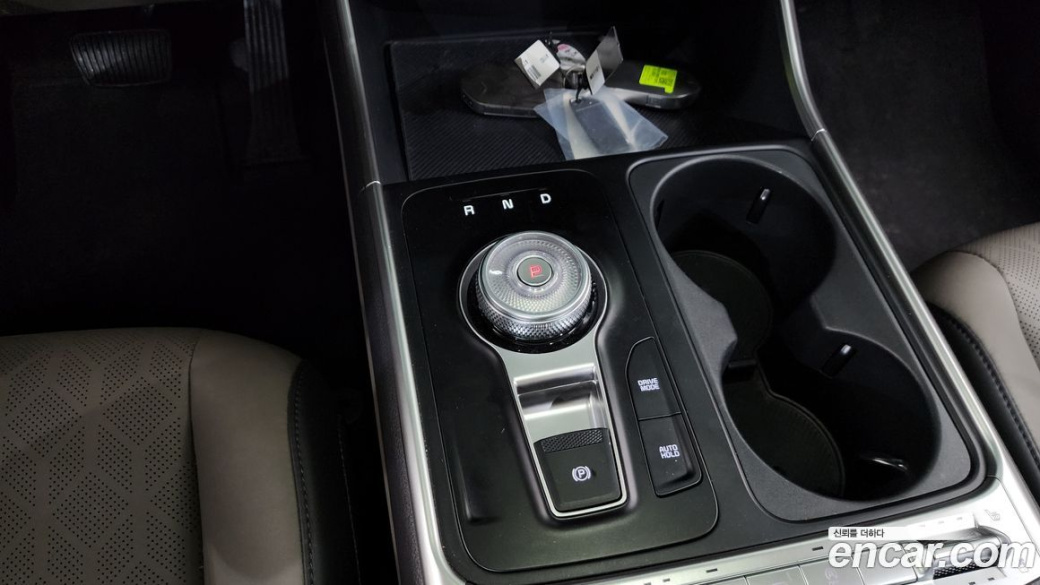 Kia Carnival 9-Seater Prestige, 2024