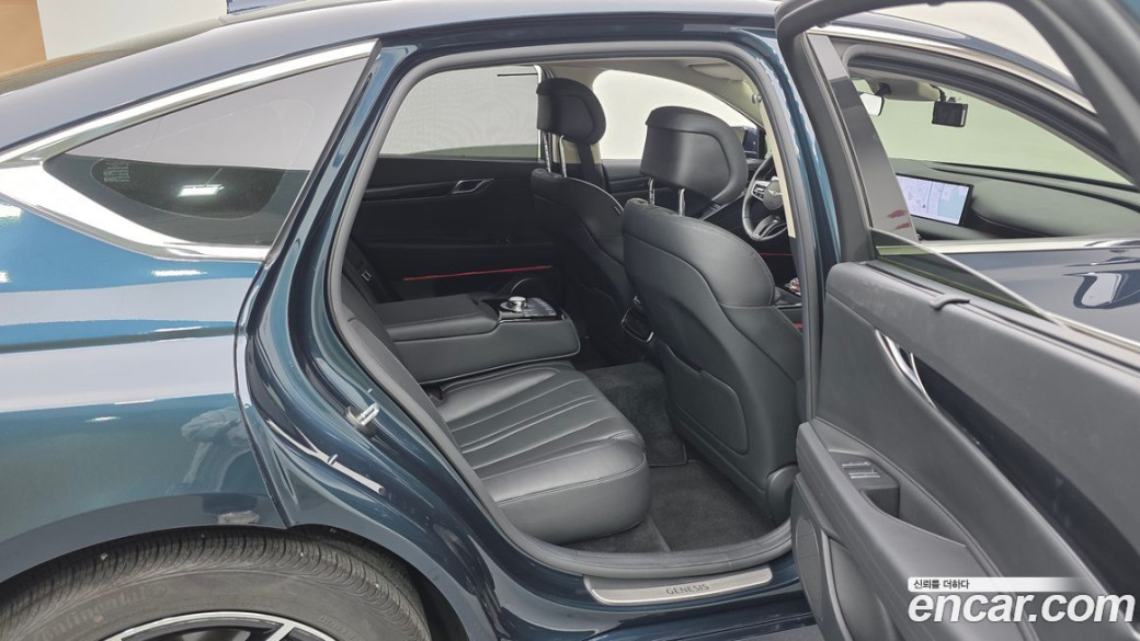 Genesis G80 Gasoline 2.5 Turbo 2WD, 2025