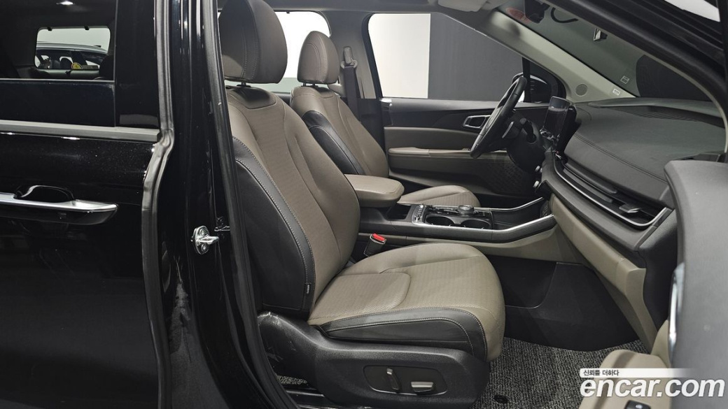 Kia Carnival 9-Seater Noblesse, 2025