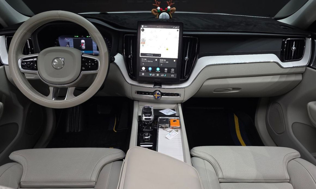Volvo XC60 B5 Ultra Dark Air Sus, 2026