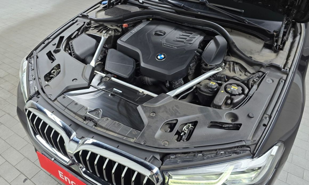 BMW 5-Series 520i M Sport, 2022