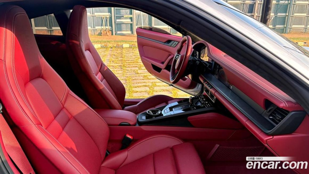Porsche 911 Carrera GTS, 2025