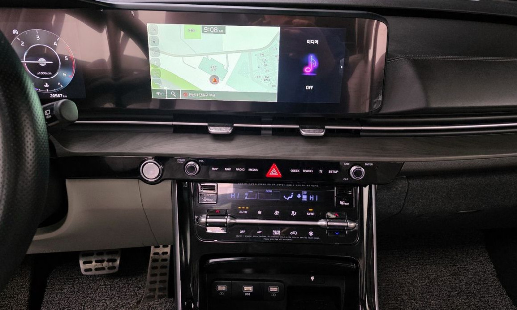 Kia Carnival 9-Seater Signature, 2023