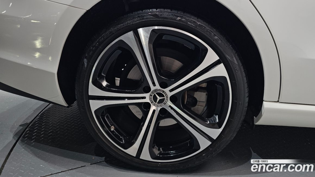 Mercedes-Benz C-Class C300 4MATIC Avantgarde, 2023