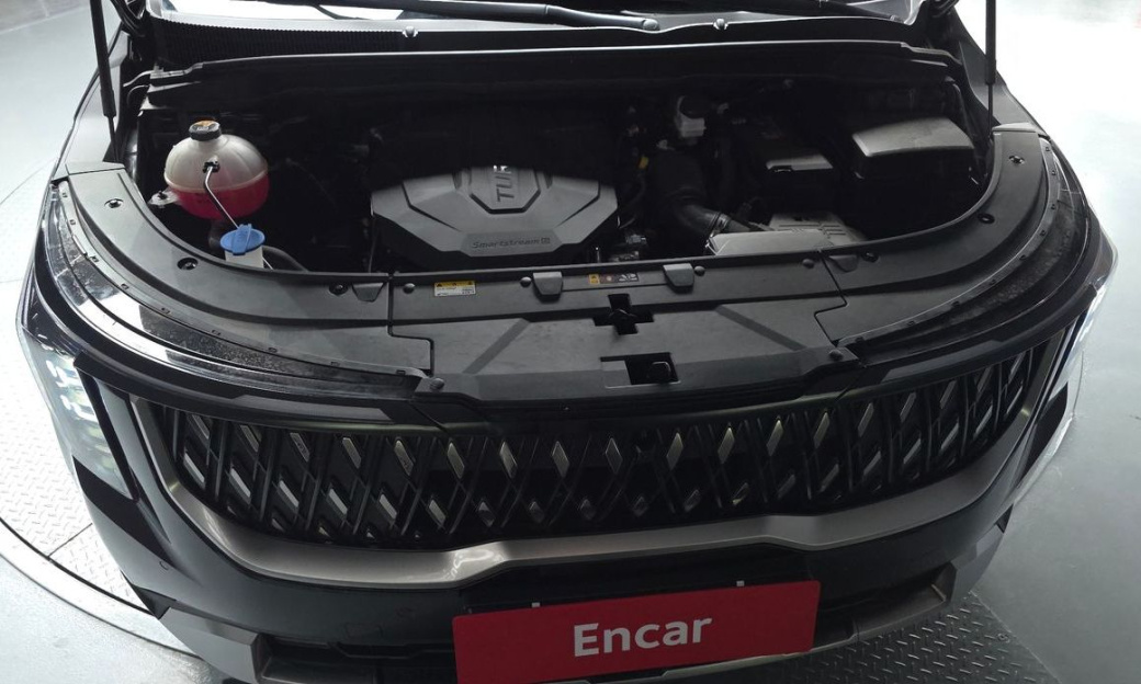 Kia Carnival 7-Seater Outdoor, 2025