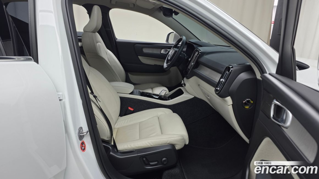 Volvo XC40 B4 Ultimate Bright, 2023
