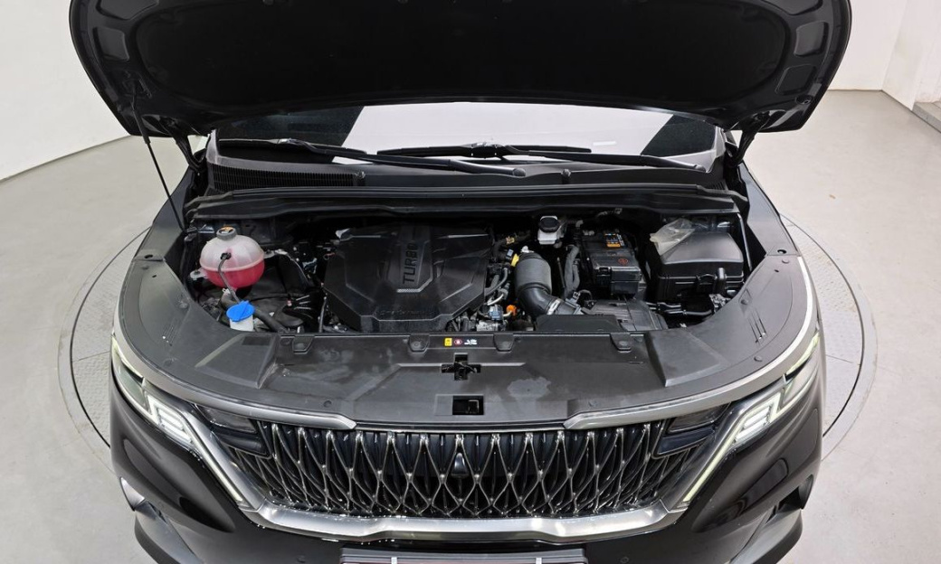 Kia Carnival 7-Seater Outdoor, 2023