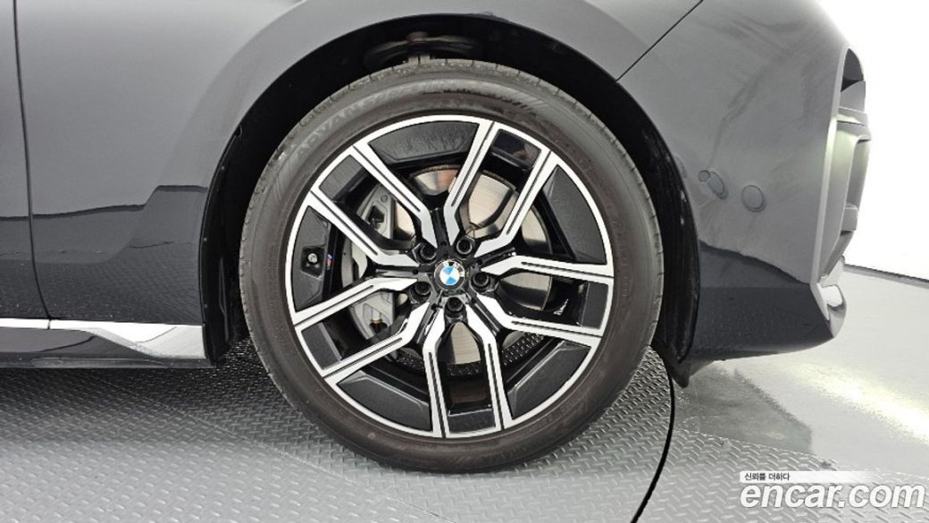BMW 7-Series 740i xDrive M Sport, 2025