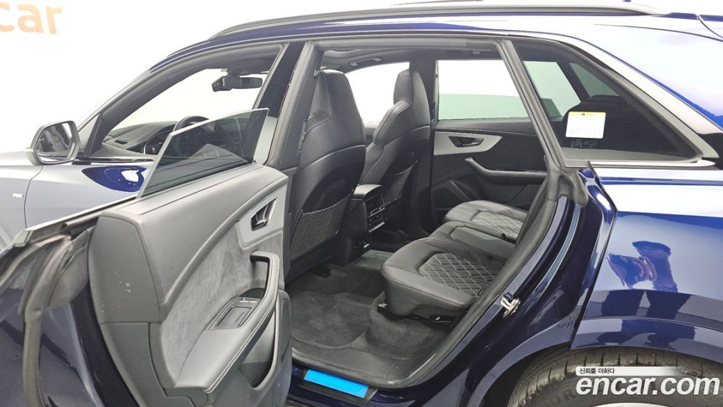 Audi Q8 55 TFSI Quattro Premium, 2023