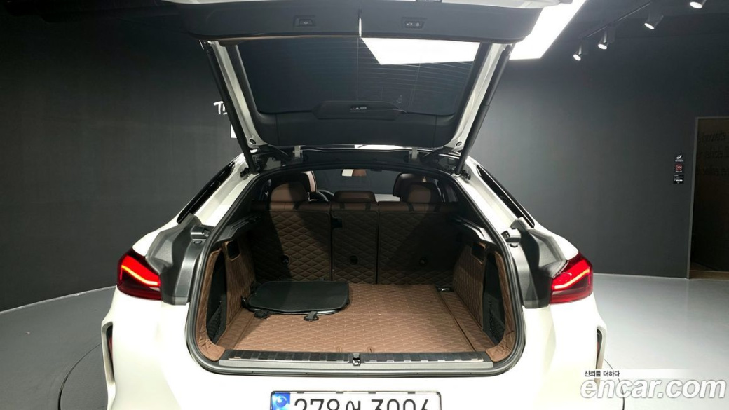 BMW X6 xDrive40i M Sport, 2023