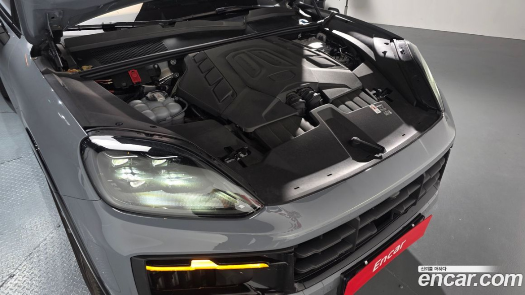 Porsche Cayenne 4.0 GTS Coupe, 2025